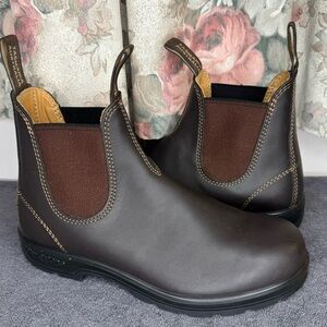 BLUNDSTONE UNISEX 550 "WALNUT BROWN LEATHER CHELSEA
BOOTS SIZE WOMEN US  9.5